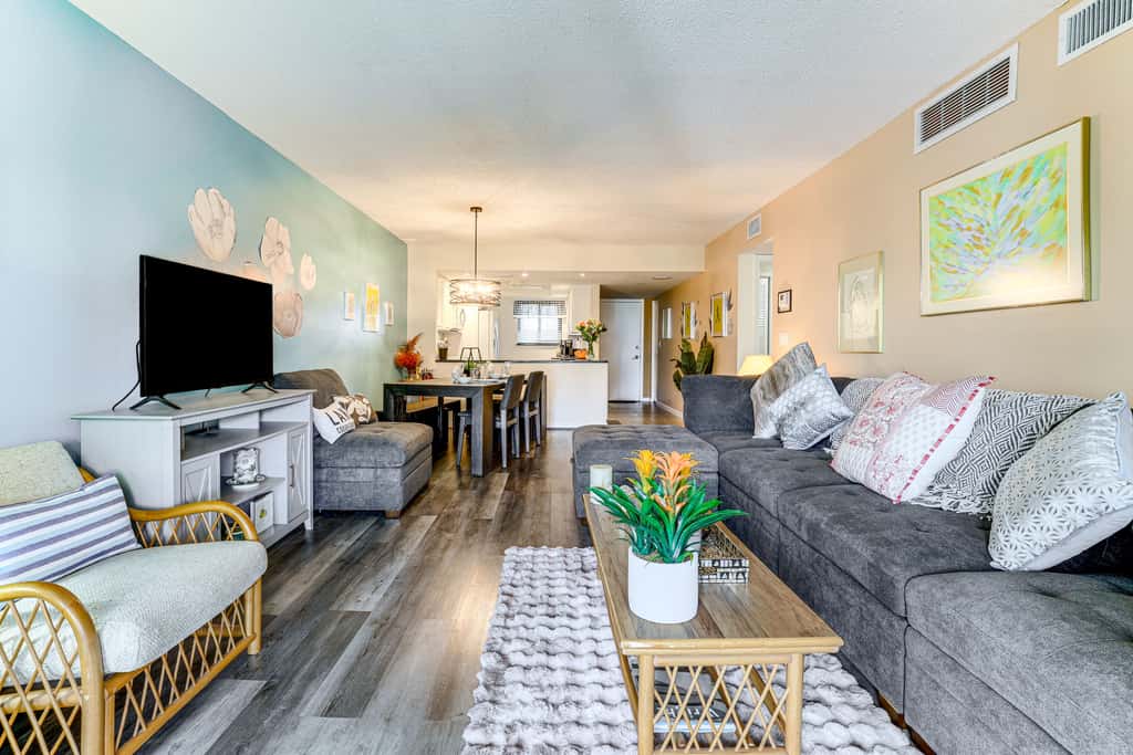 Condo w/ Patio & Resort Amenities in Fort Pierce!