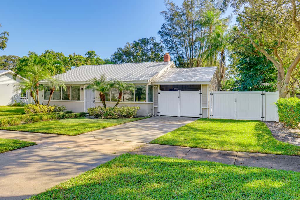 2 Mi to Dtwn Vero Beach! Home w/ Sauna & Yard
