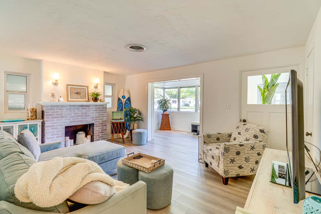 2 Mi to Dtwn Vero Beach! Home w/ Sauna & Yard