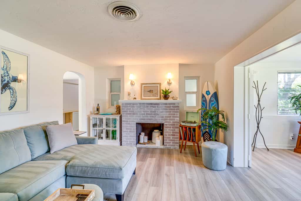 2 Mi to Dtwn Vero Beach! Home w/ Sauna & Yard