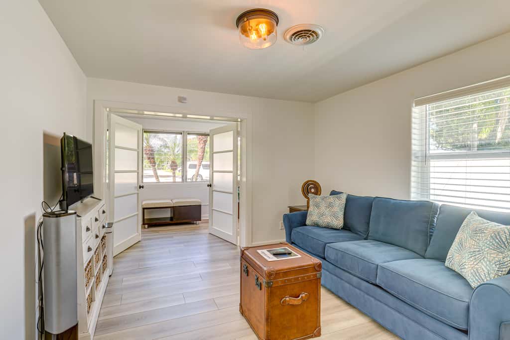2 Mi to Dtwn Vero Beach! Home w/ Sauna & Yard