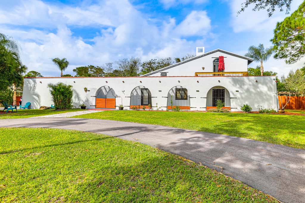 1 Mi to Boat Ramp: 'The Islander' Home w/ Yard