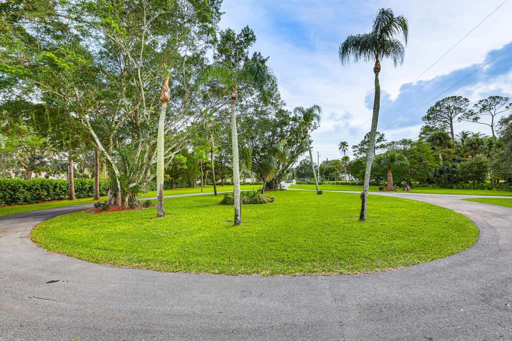 1 Mi to Boat Ramp: 'The Islander' Home w/ Yard
