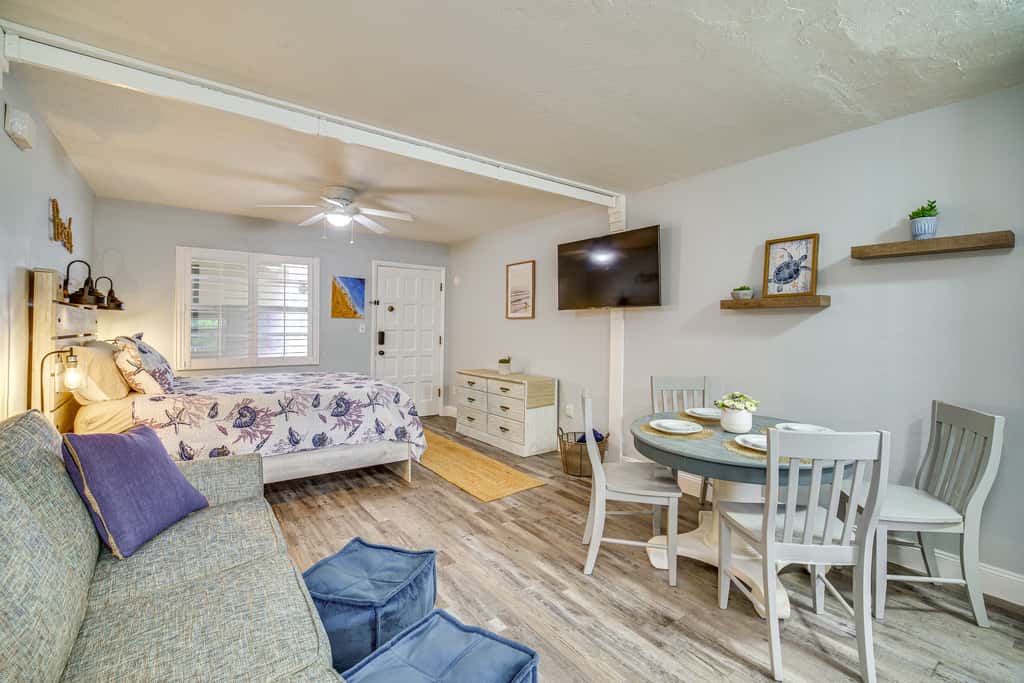 Half-Mi to Ocean: Cape Canaveral Beach Hideaway!