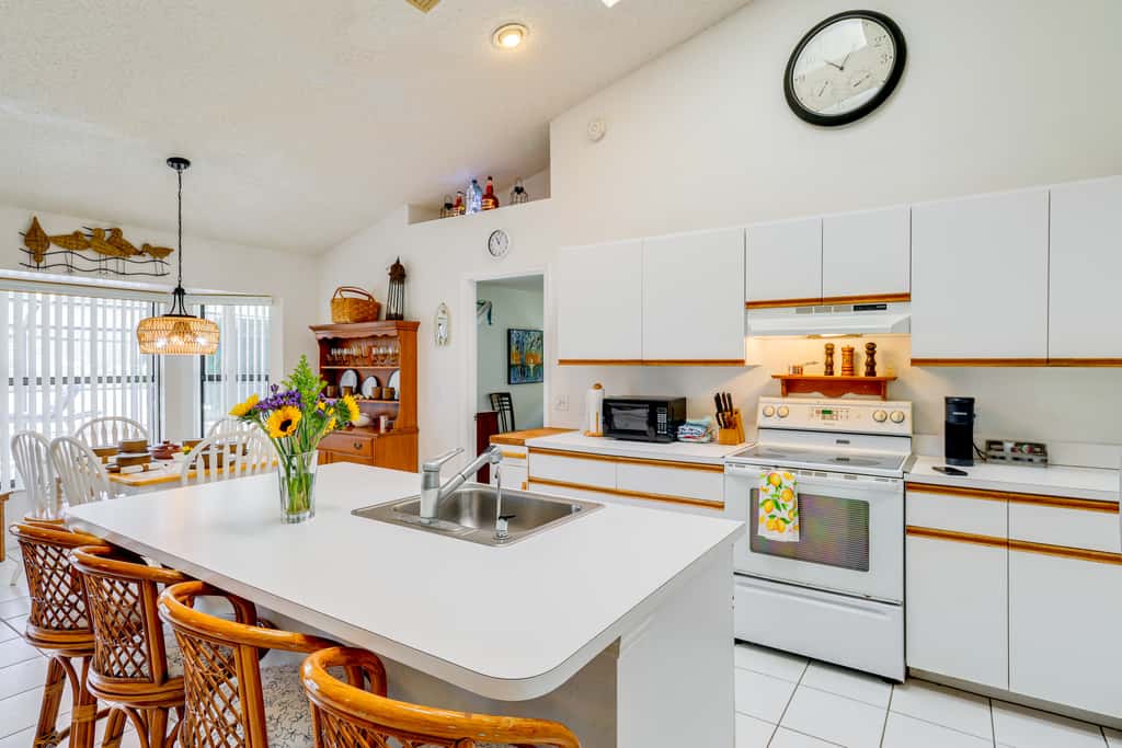 2 Mi to Water: Sebastian Home w/ Pool!