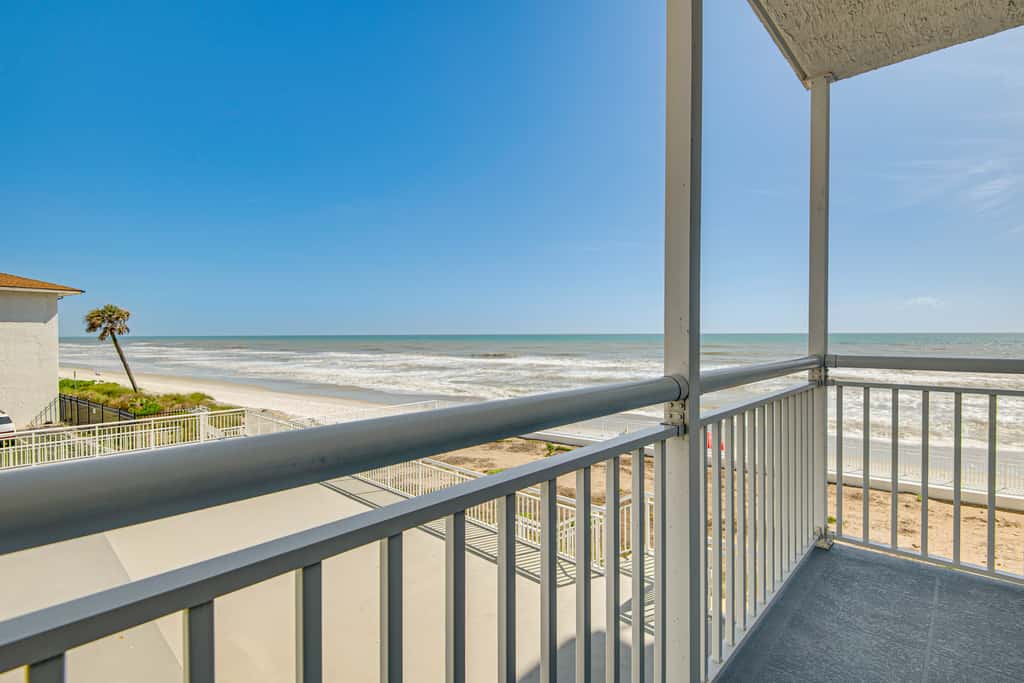 Steps to Ocean: Satellite Beach Condo w/ Balcony