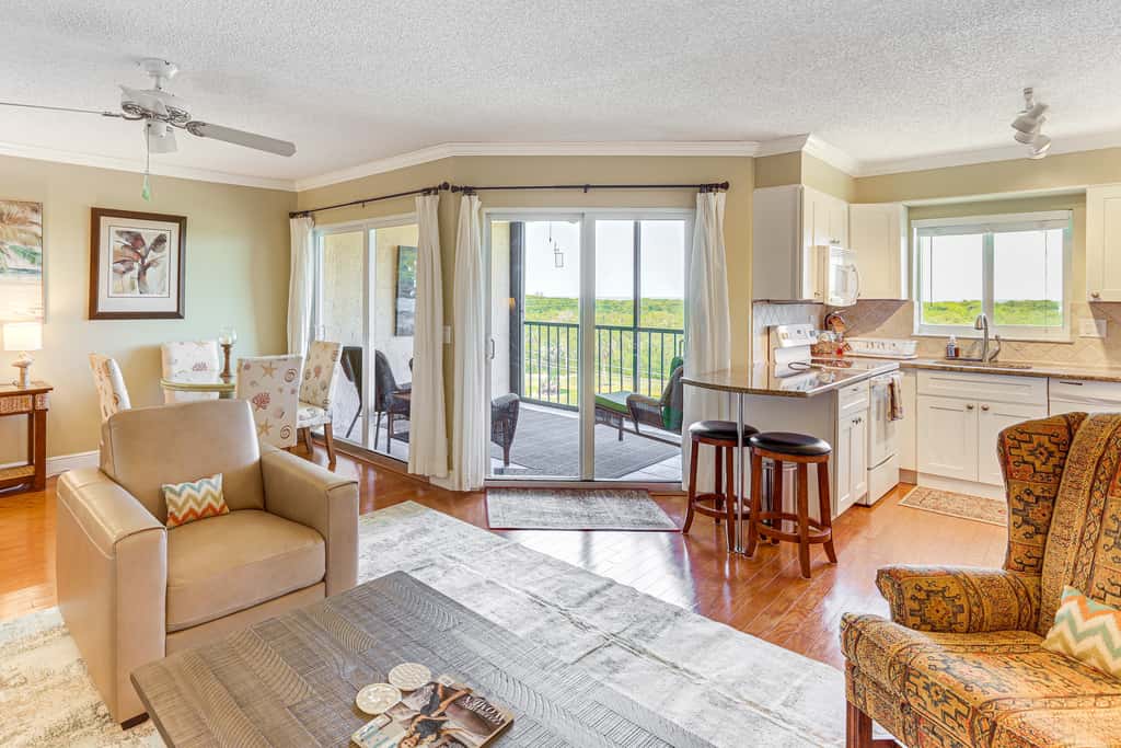 1/2 Mi to Jupiter Beach: Penthouse Condo w/ Views