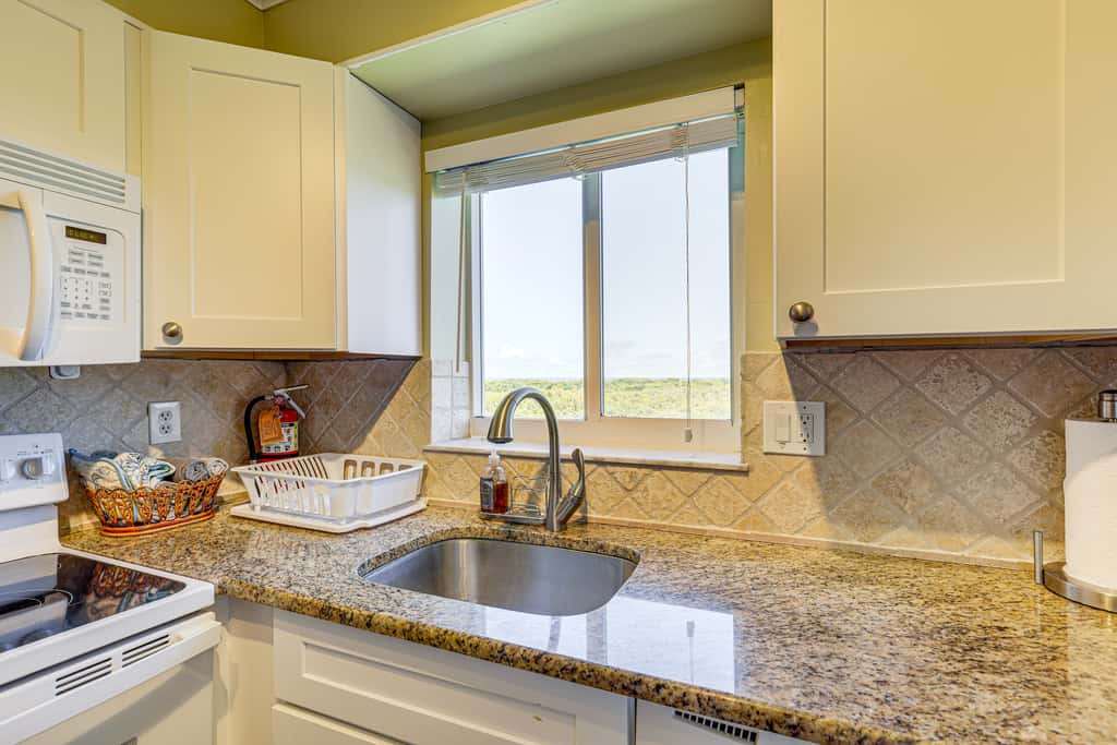 1/2 Mi to Jupiter Beach: Penthouse Condo w/ Views