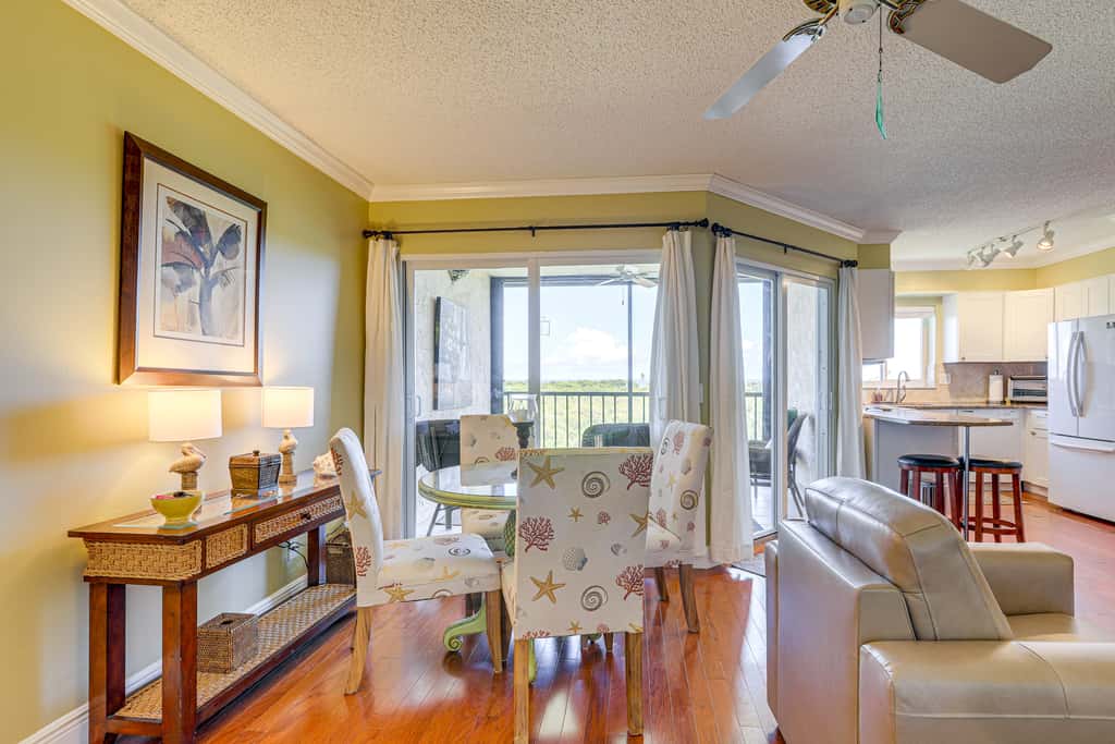 1/2 Mi to Jupiter Beach: Penthouse Condo w/ Views