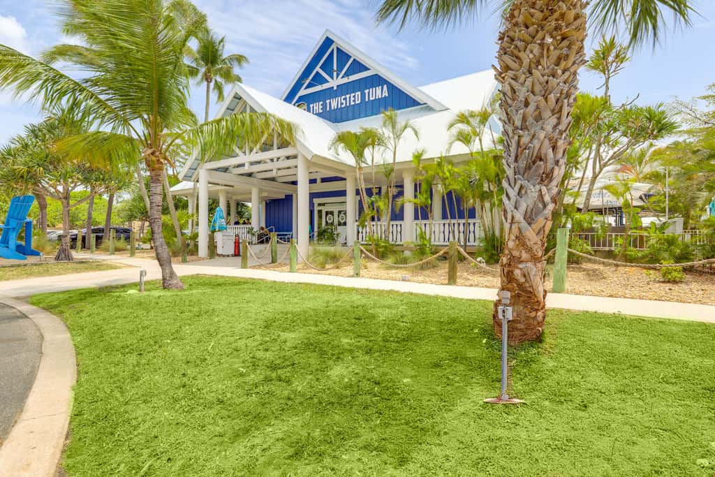 2 Mi to Jupiter Beach: Condo w/ Lake Views