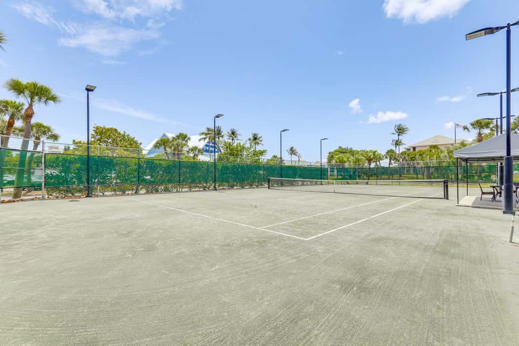 2 Mi to Jupiter Beach: Condo w/ Lake Views