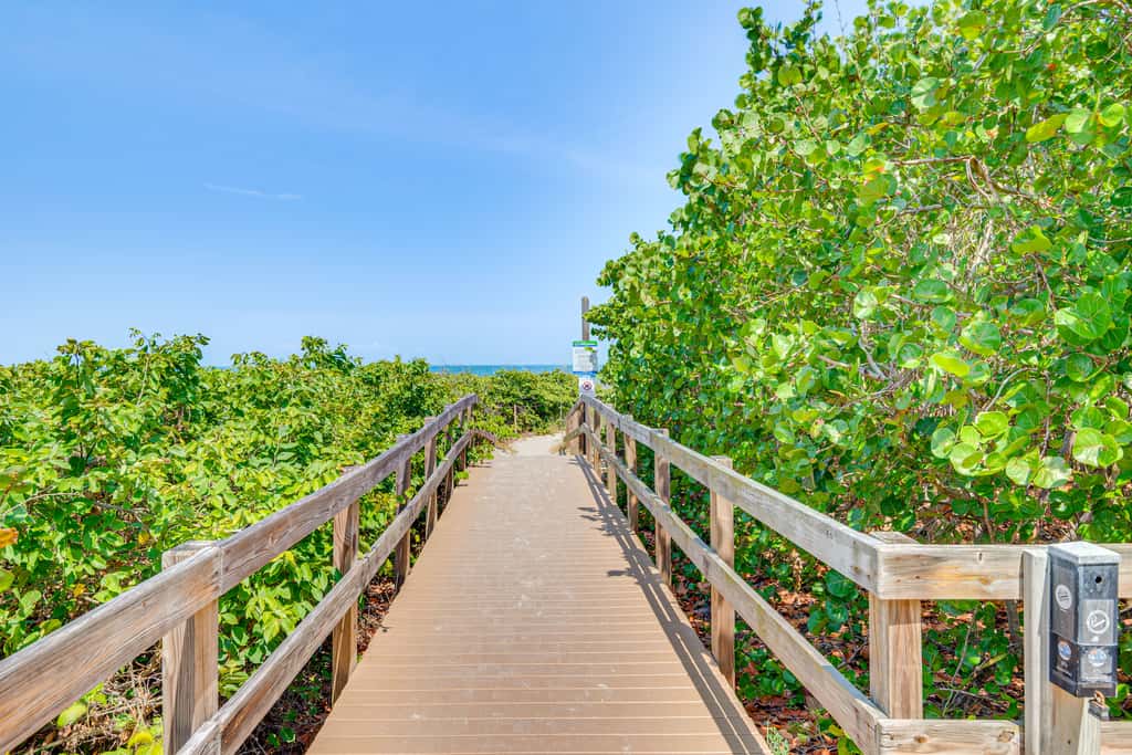 Pool Access: Beachfront Condo in Cape Canaveral!