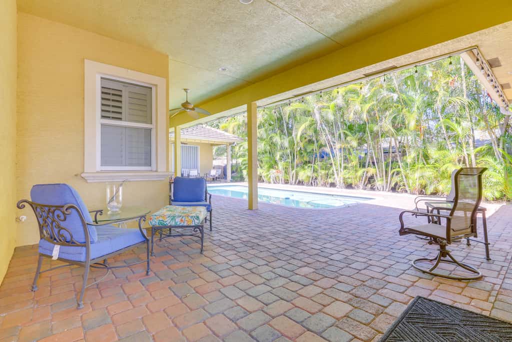5 Mi to Jupiter Beach Park: Poolside Oasis!