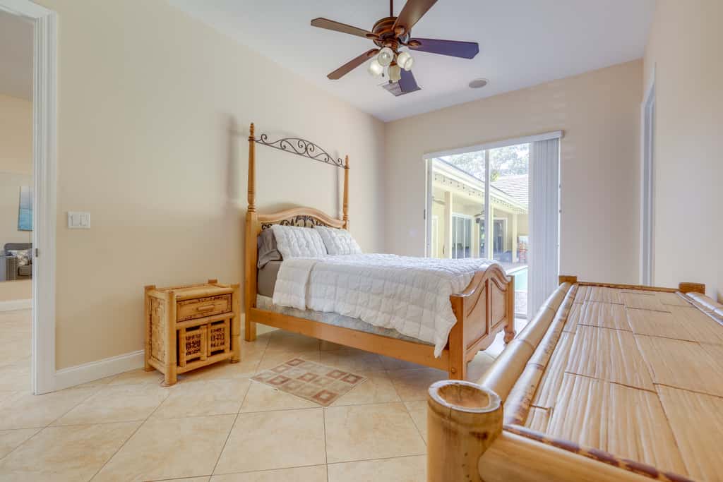 5 Mi to Jupiter Beach Park: Poolside Oasis!