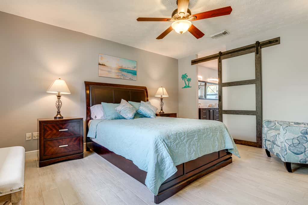 Private Pool & Yard: Family Home in Port St Lucie