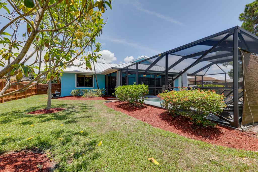 Private Pool & Yard: Family Home in Port St Lucie