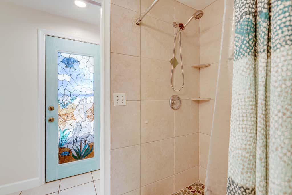 3 Mi to Jensen Beach: Pet-Friendly Getaway w/ Yard
