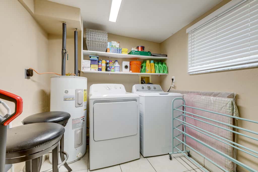 3 Mi to Jensen Beach: Pet-Friendly Getaway w/ Yard