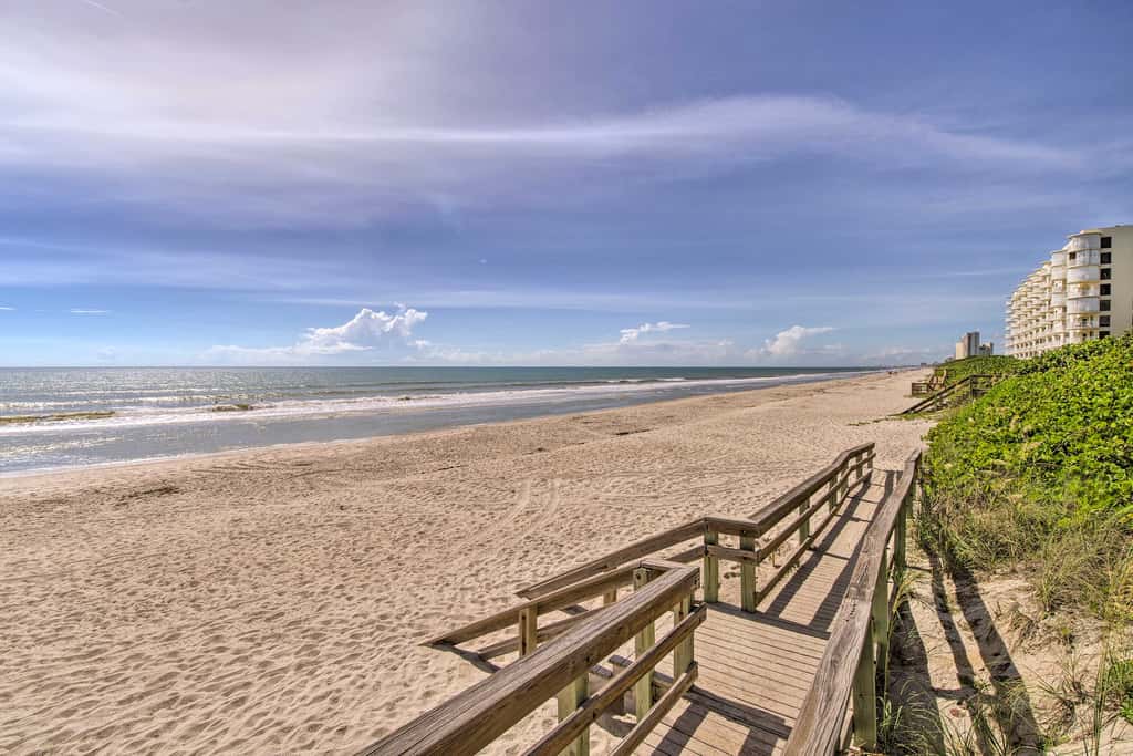 Walk to Canova Beach Park: Couple's Coastal Condo