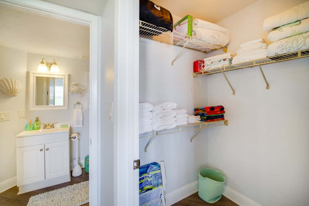 Walk to Canova Beach Park: Couple's Coastal Condo