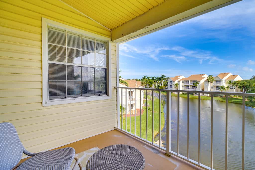 Walk to Canova Beach Park: Couple's Coastal Condo
