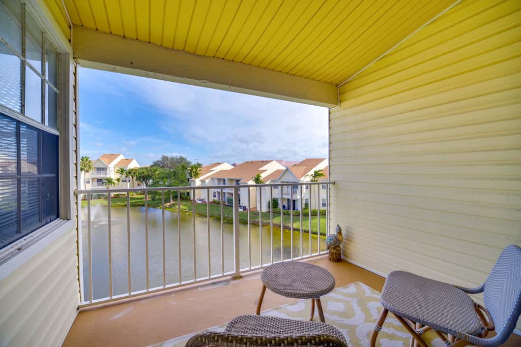 Walk to Canova Beach Park: Couple's Coastal Condo