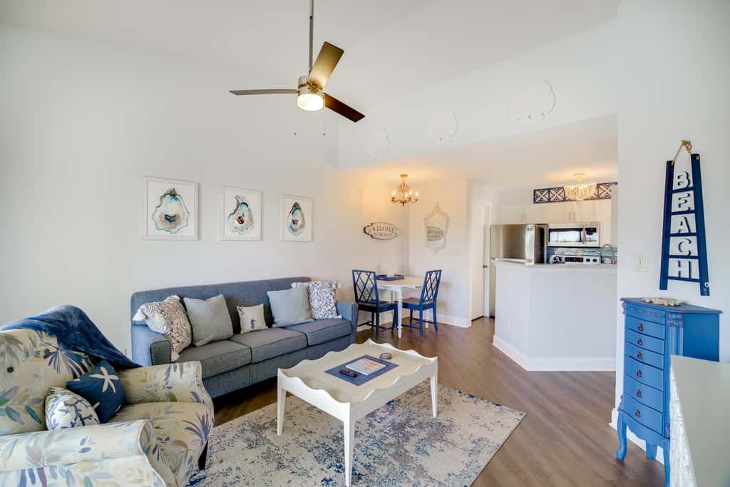 Walk to Canova Beach Park: Couple's Coastal Condo