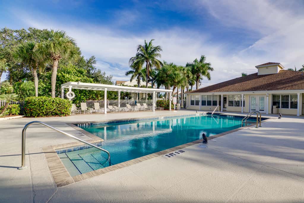 Walk to Canova Beach Park: Couple's Coastal Condo
