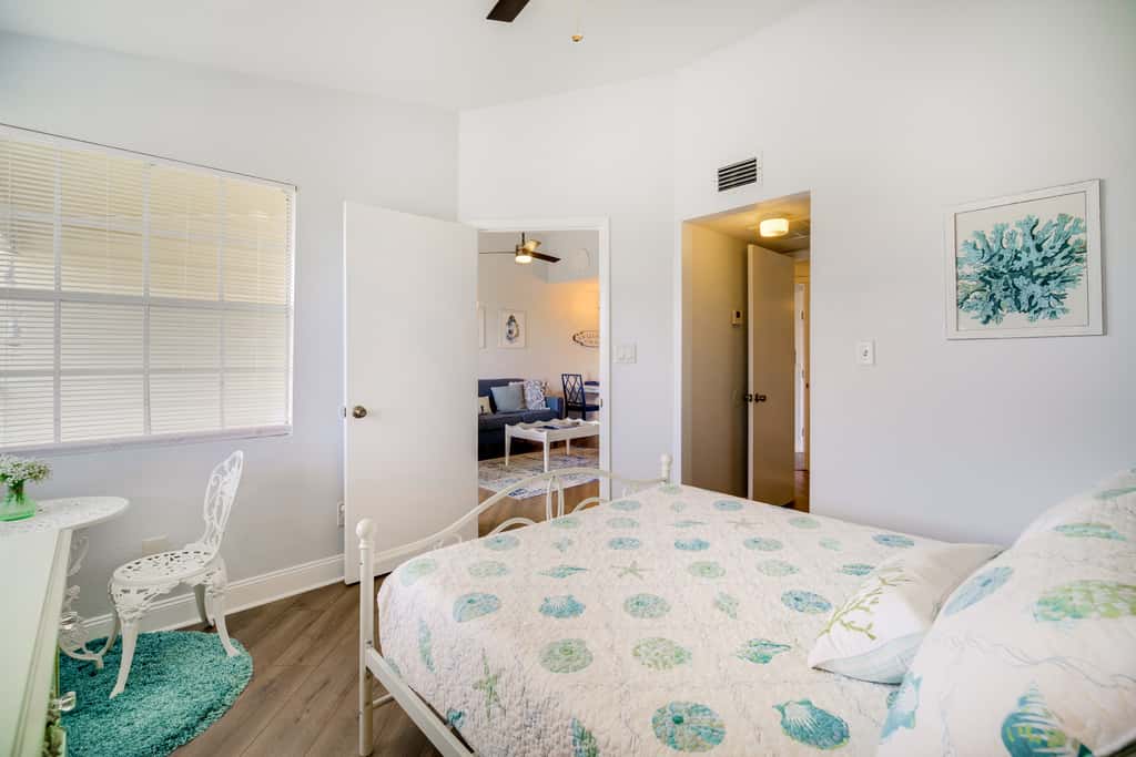 Walk to Canova Beach Park: Couple's Coastal Condo