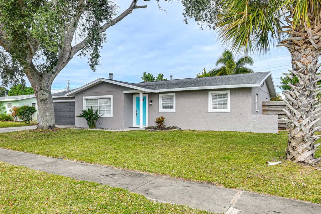 1/2 Mi to River! Poolside Escape on Merritt Island