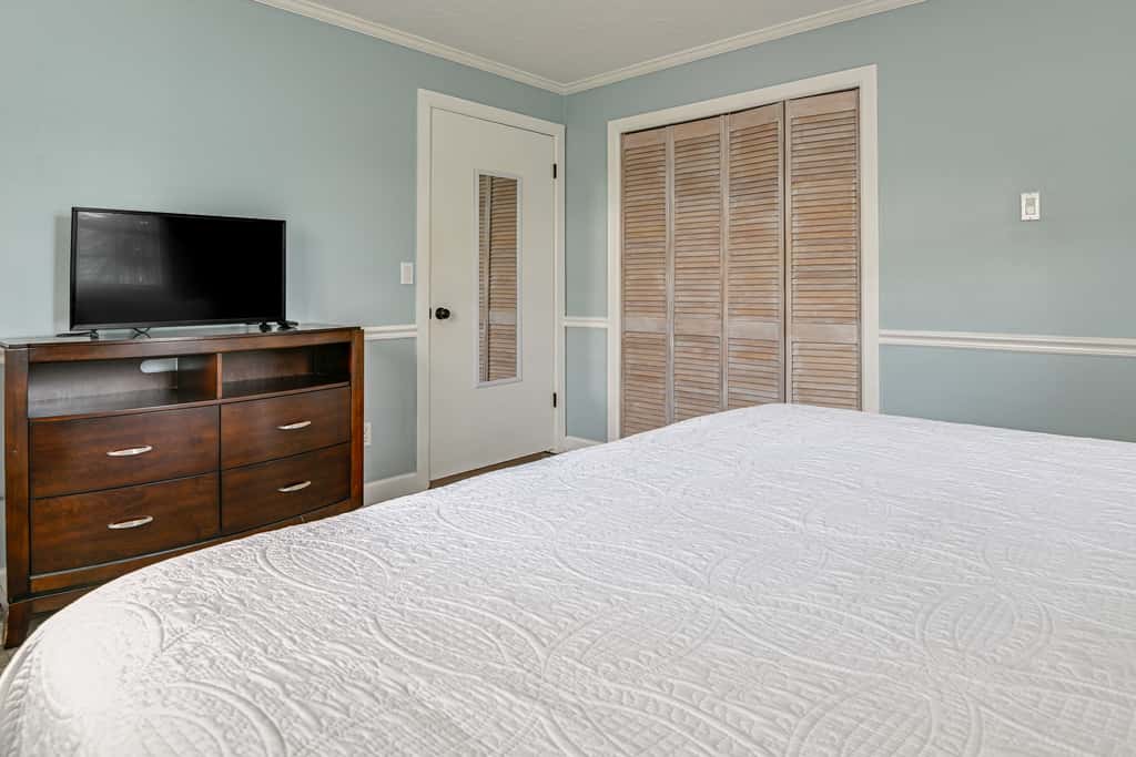 1/2 Mi to River! Poolside Escape on Merritt Island