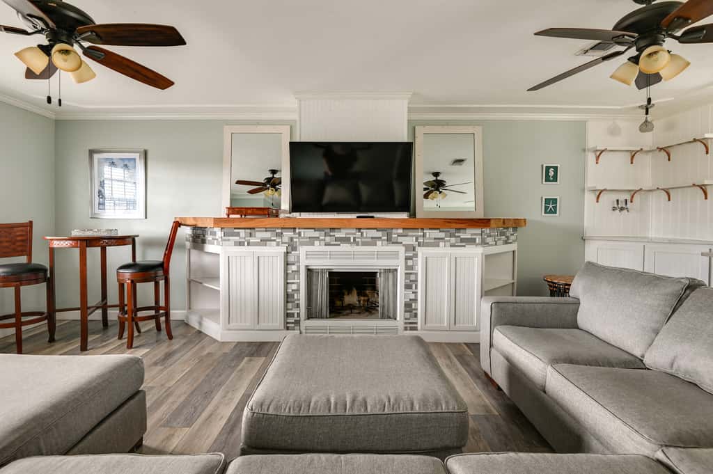 1/2 Mi to River! Poolside Escape on Merritt Island