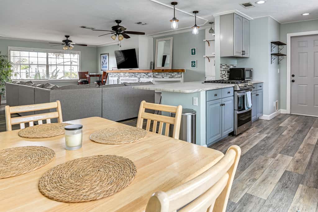 1/2 Mi to River! Poolside Escape on Merritt Island