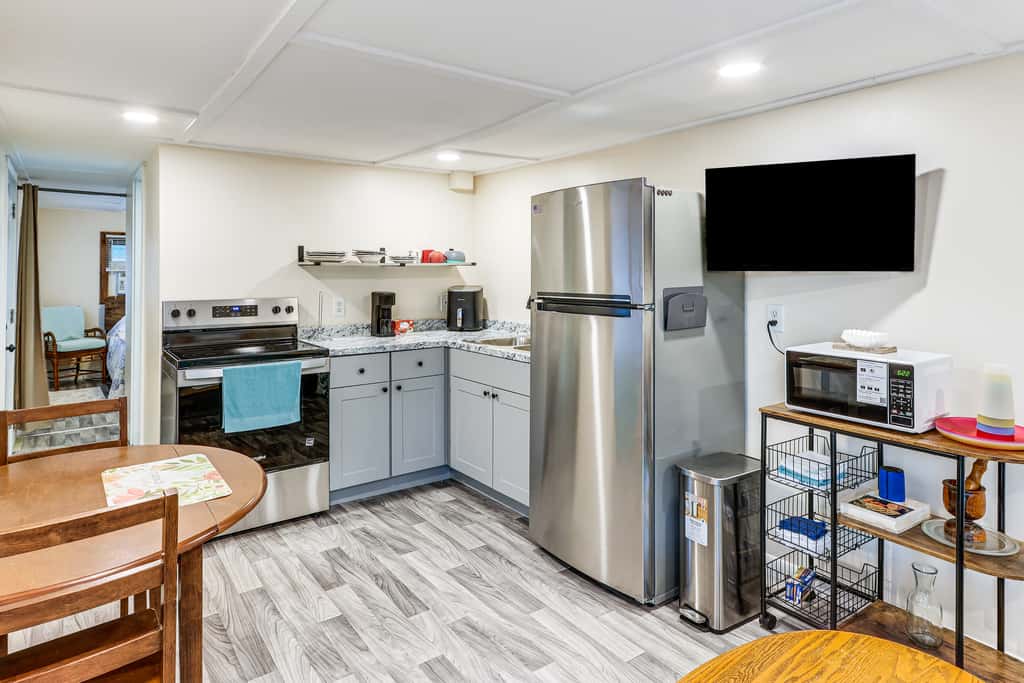 3 Mi to Ocean: Vero Beach Home w/ Pool Access!