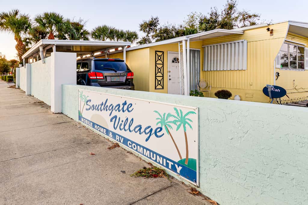 3 Mi to Ocean: Vero Beach Home w/ Pool Access!