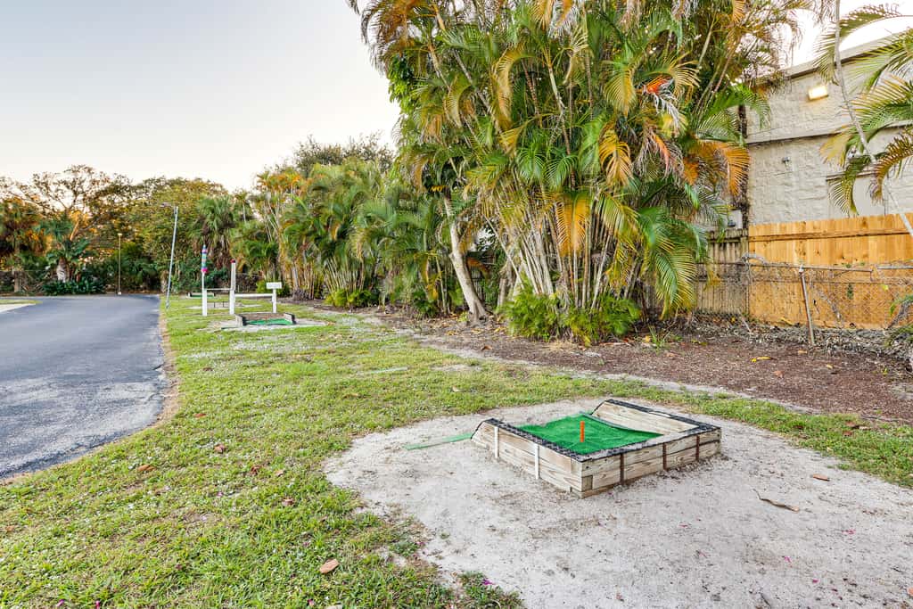 3 Mi to Ocean: Vero Beach Home w/ Pool Access!