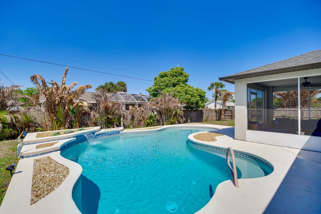 Jump into Fall at this cozy gem w/ Private Pool!