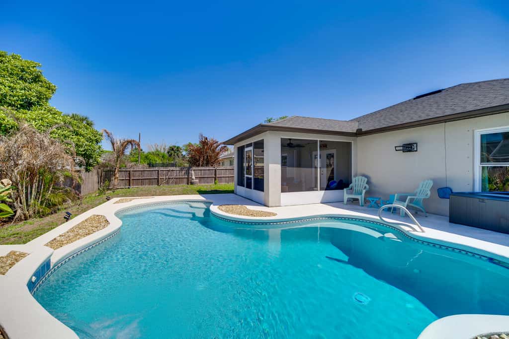 Jump into Fall at this cozy gem w/ Private Pool!