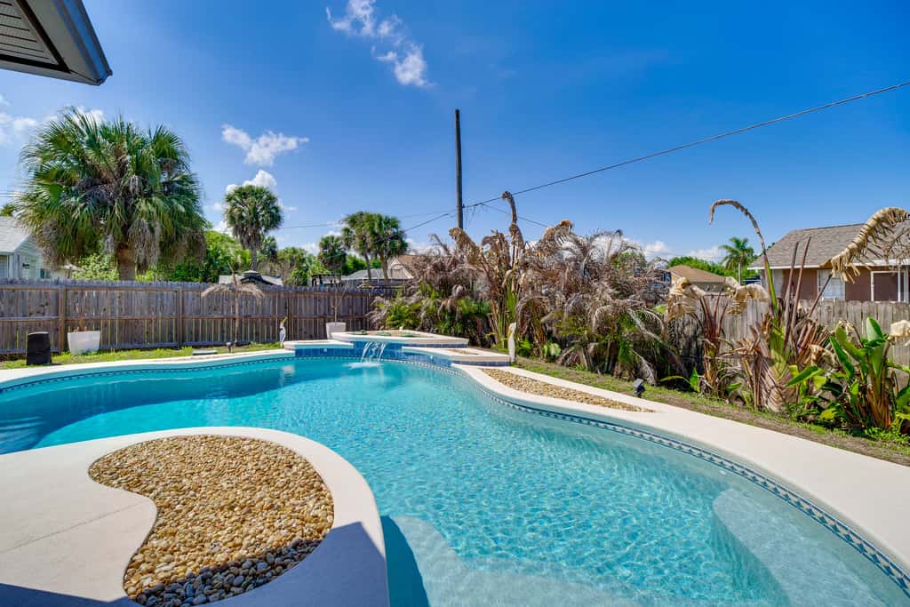 Jump into Fall at this cozy gem w/ Private Pool!