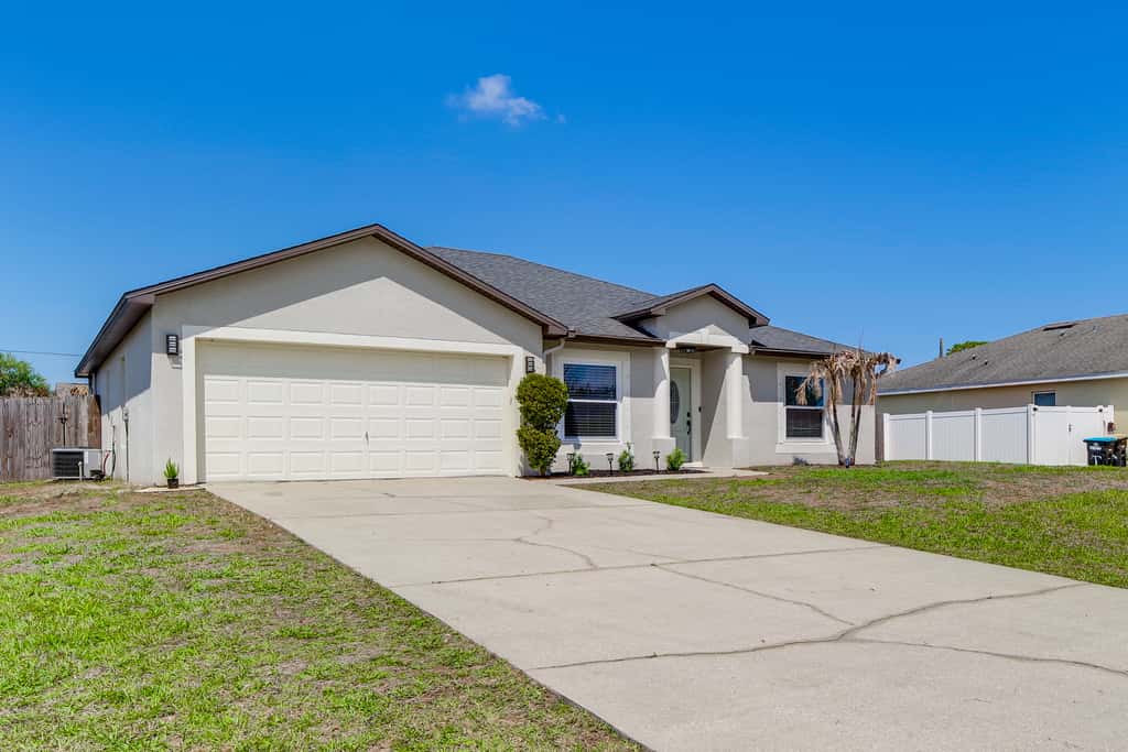 Jump into Fall at this cozy gem w/ Private Pool!