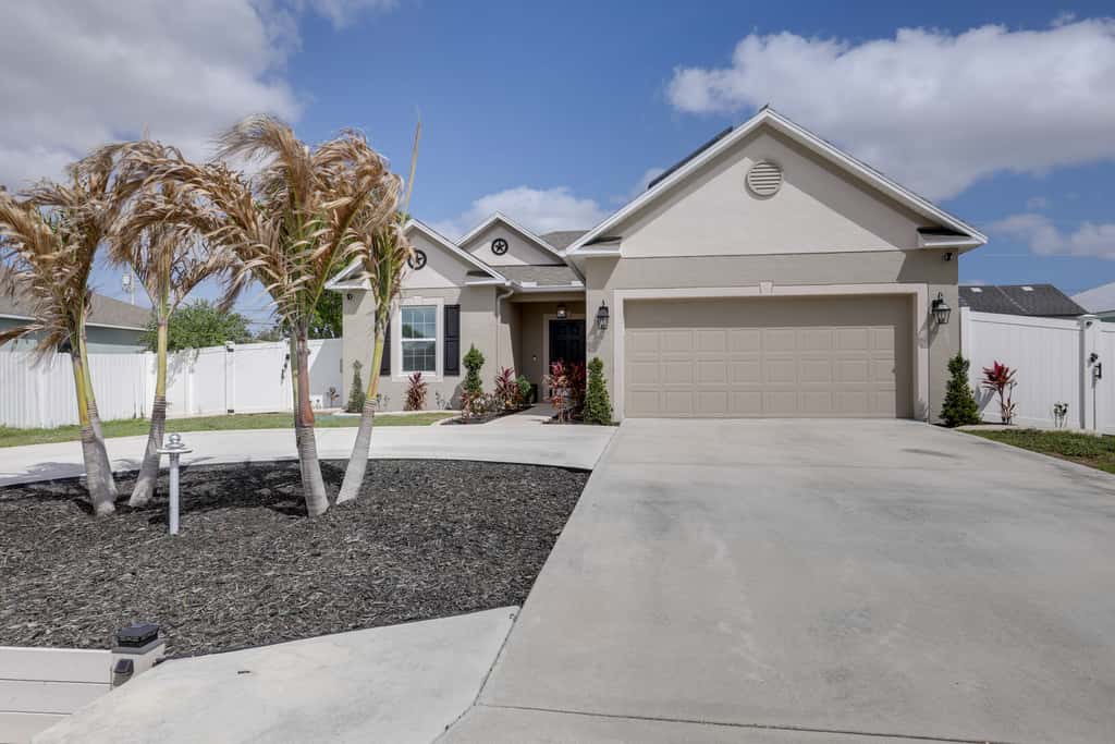 Swim, Golf, Grill & Chill! Port St Lucie Getaway