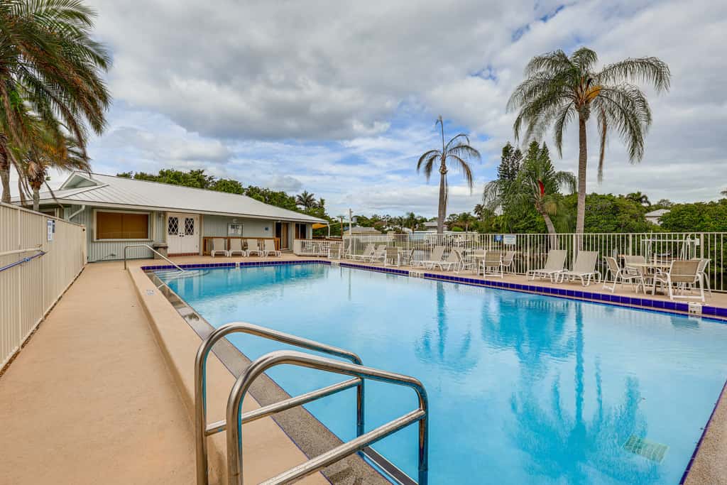 4 Mi to Beach! Jupiter Retreat w/ Pool Access