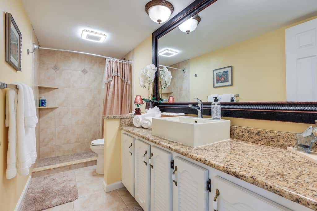 4 Mi to Beach! Jupiter Retreat w/ Pool Access