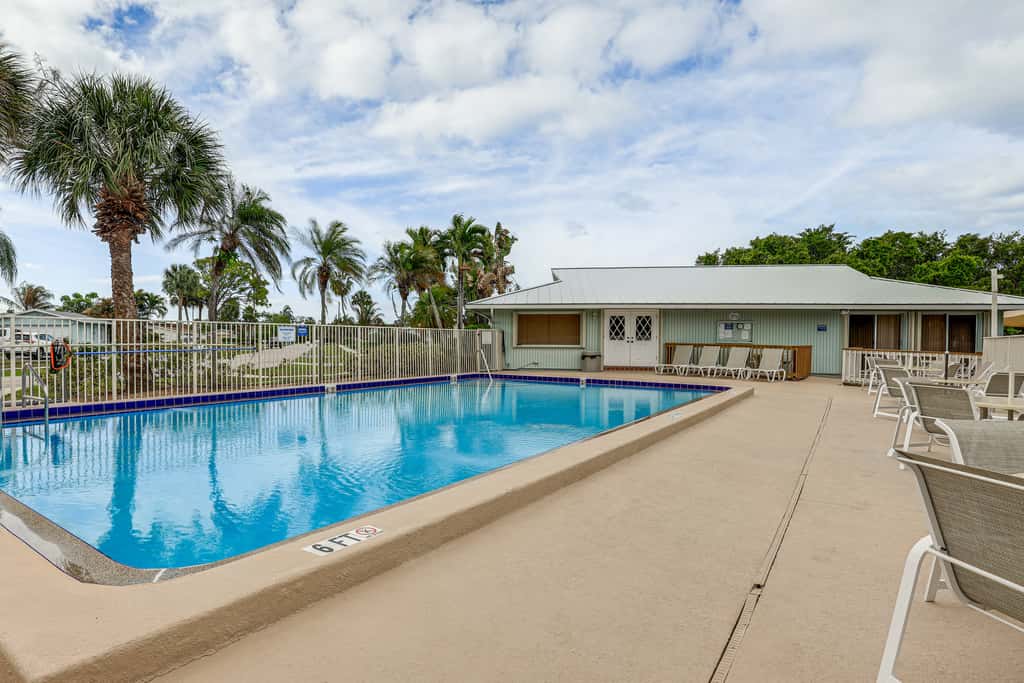 4 Mi to Beach! Jupiter Retreat w/ Pool Access