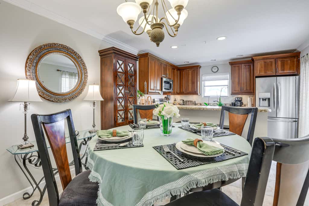 4 Mi to Beach! Jupiter Retreat w/ Pool Access