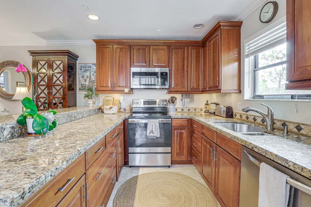 4 Mi to Beach! Jupiter Retreat w/ Pool Access