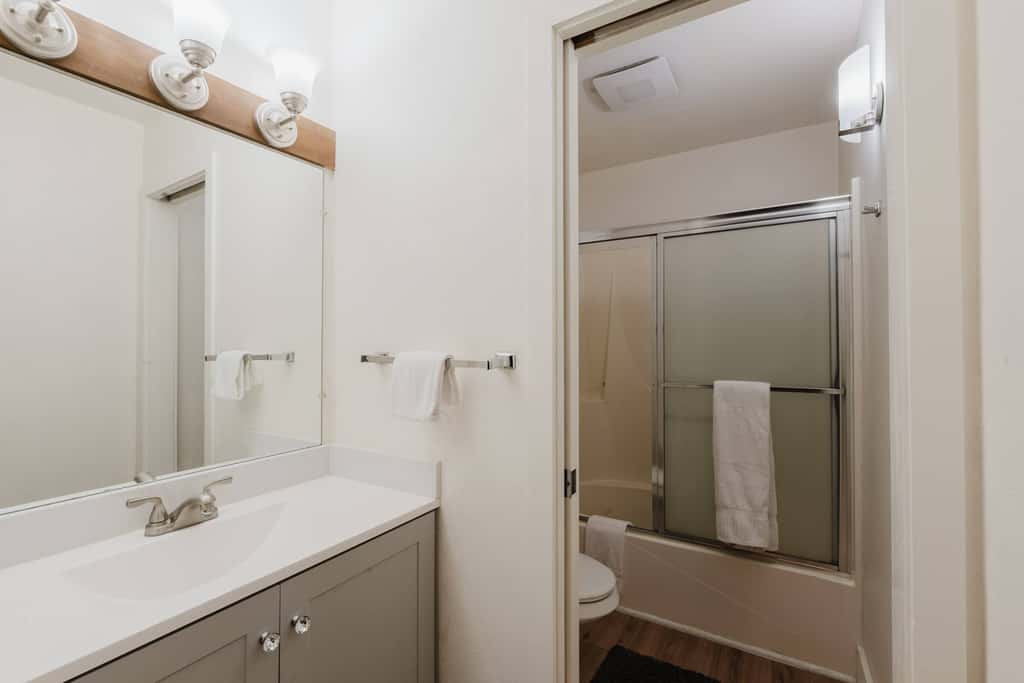 1BR Condo w/Game Room, Pool & Hot Tub