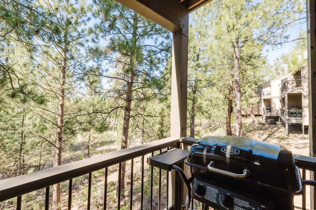 1BR Condo w/Game Room, Pool & Hot Tub