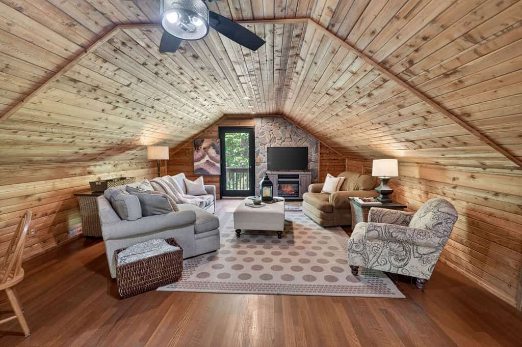 Scenic Mountain Sanctuary - Bear Ridge Lodge