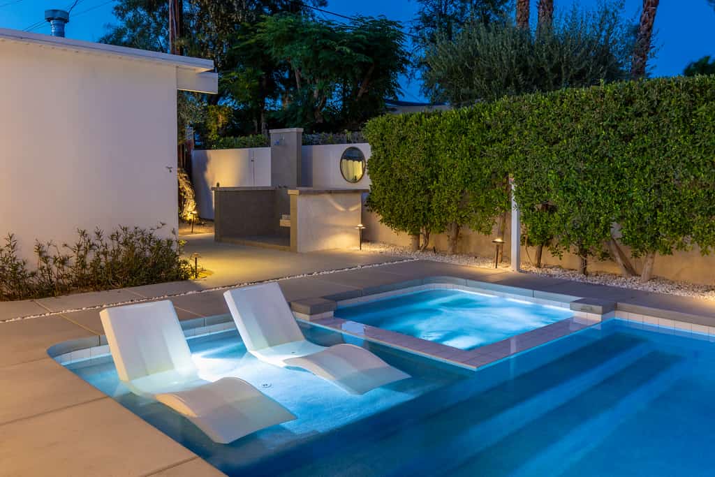 Alexander on Bedford - Mid-Century Pool Resort